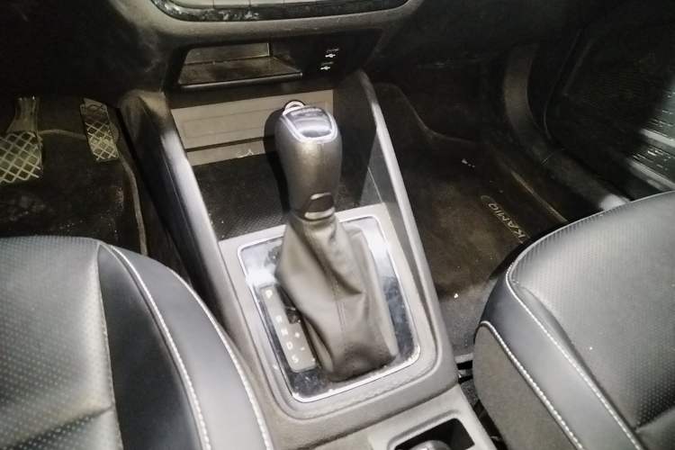 Used Skoda Kamiq 2024 1.5L Automatic Comfort Edition Gear Lever