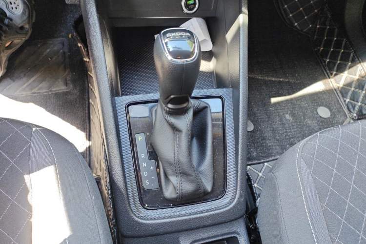 Used Skoda Kamiq 2024 1.5L Automatic Power Version Gear Lever