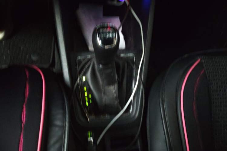 Used Skoda Kamiq 2024 1.5L Automatic Comfort Edition Gear Lever