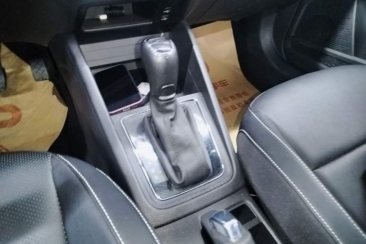 Used Skoda Kamiq 2024 1.5L Automatic Comfort Edition Gear Lever
