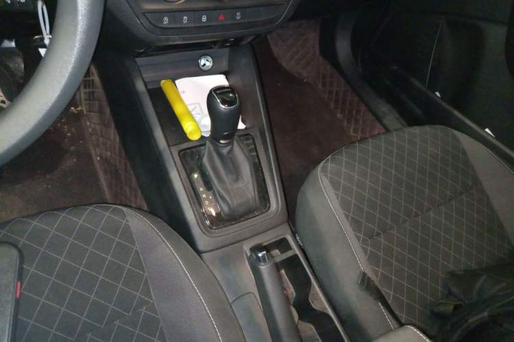 Used Skoda Kamiq 2024 1.5L Automatic Power Version Gear Lever
