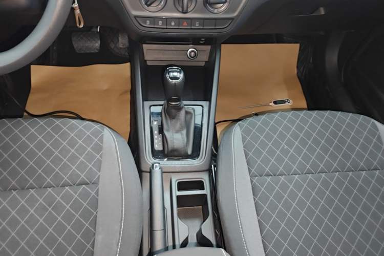 Used Skoda Kamiq 2024 1.5L Automatic Power Version Gear Lever
