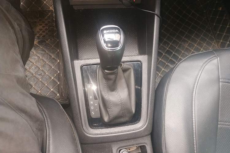 Used Skoda Kamiq 2024 1.5L Automatic Power Version Gear Lever