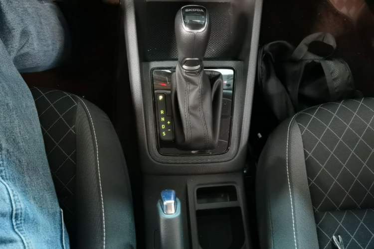 Used Skoda Kamiq 2024 1.5L Automatic Power Version Gear Lever