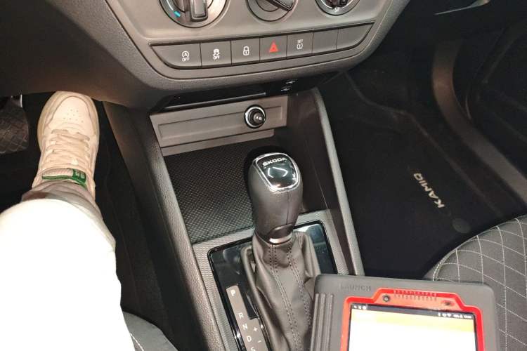 Used Skoda Kamiq 2024 1.5L Automatic Power Version Gear Lever