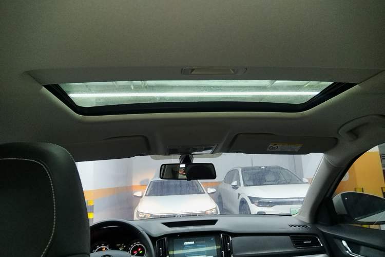 Used Skoda Kamiq 2024 1.5L Automatic Comfort Edition Headliner