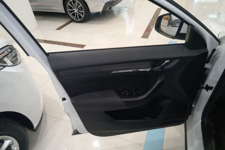 Used Skoda Kamiq 2024 1.5L Automatic Power Version Left Front Door Interior