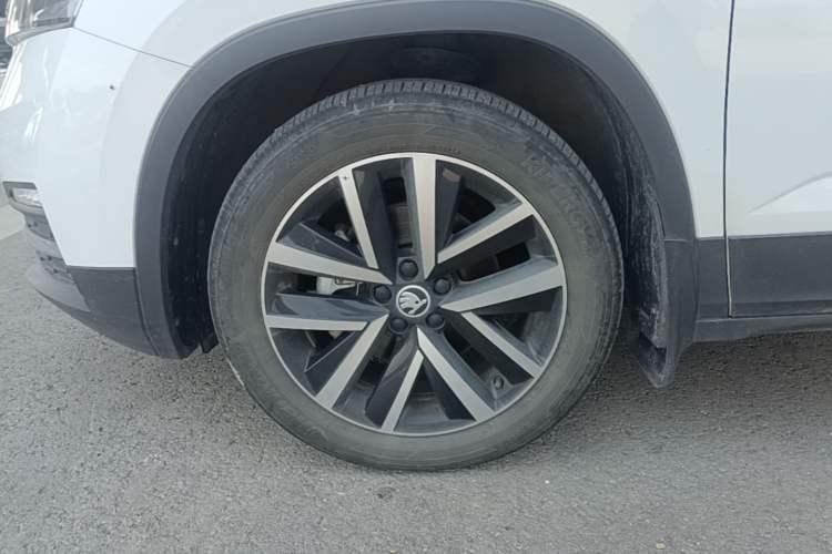 Used Skoda Kamiq 2024 1.5L Automatic Comfort Edition Left Front Wheel Hub