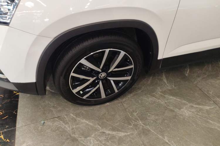Used Skoda Kamiq 2024 1.5L Automatic Comfort Edition Left Front Wheel Hub