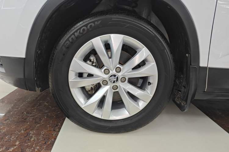 Used Skoda Kamiq 2024 1.5L Automatic Power Version Left Front Wheel Hub