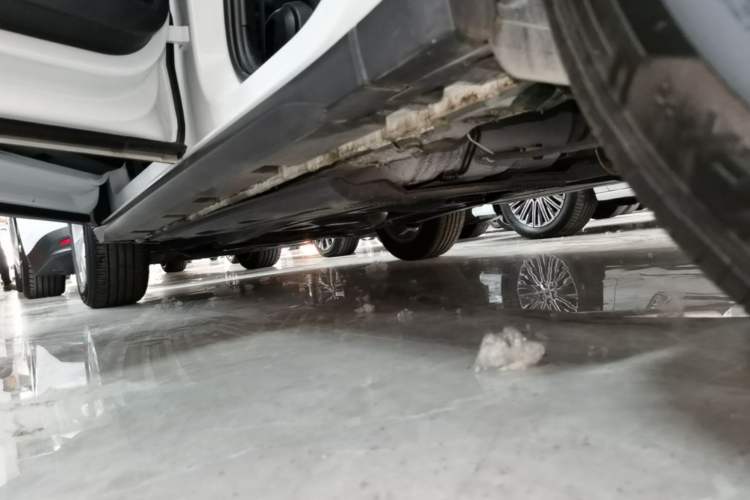 Used Skoda Kamiq 2024 1.5L Automatic Power Version Left Side Sill