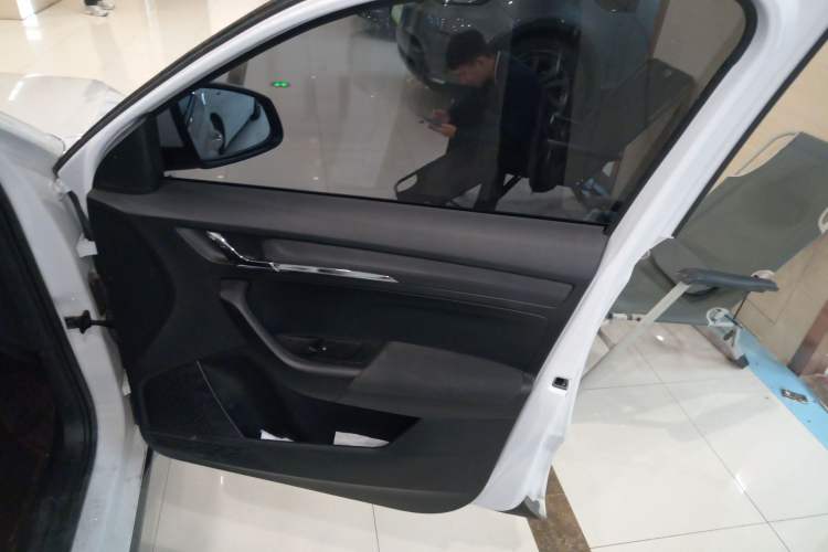 Used Skoda Kamiq 2024 1.5L Automatic Power Version Right Front Door Interior