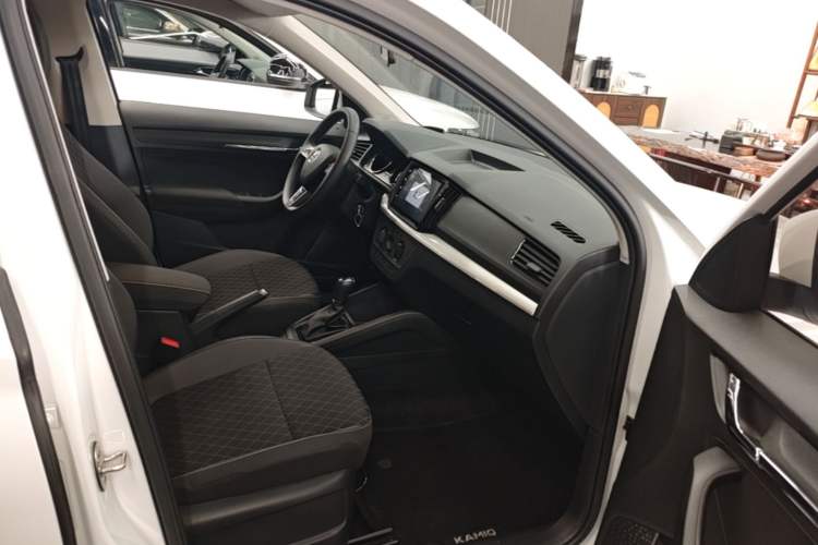 Used Skoda Kamiq 2024 1.5L Automatic Power Version Right Front Seat