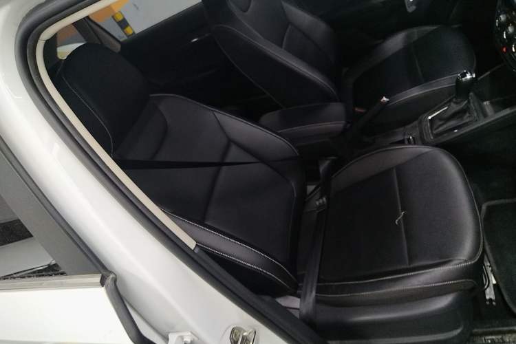 Used Skoda Kamiq 2024 1.5L Automatic Comfort Edition Right Front Seat