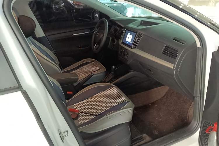 Used Skoda Kamiq 2024 1.5L Automatic Power Version Right Front Seat