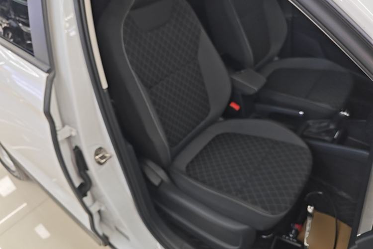 Used Skoda Kamiq 2024 1.5L Automatic Power Version Right Front Seat