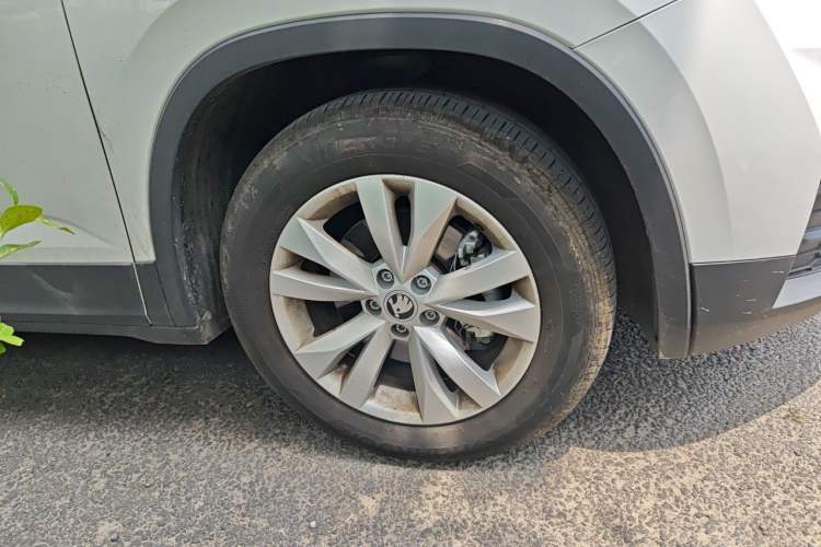 Used Skoda Kamiq 2024 1.5L Automatic Power Version Right Front Wheel Hub