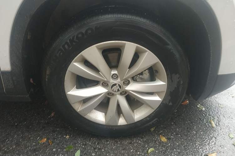 Used Skoda Kamiq 2024 1.5L Automatic Power Version Right Front Wheel Hub