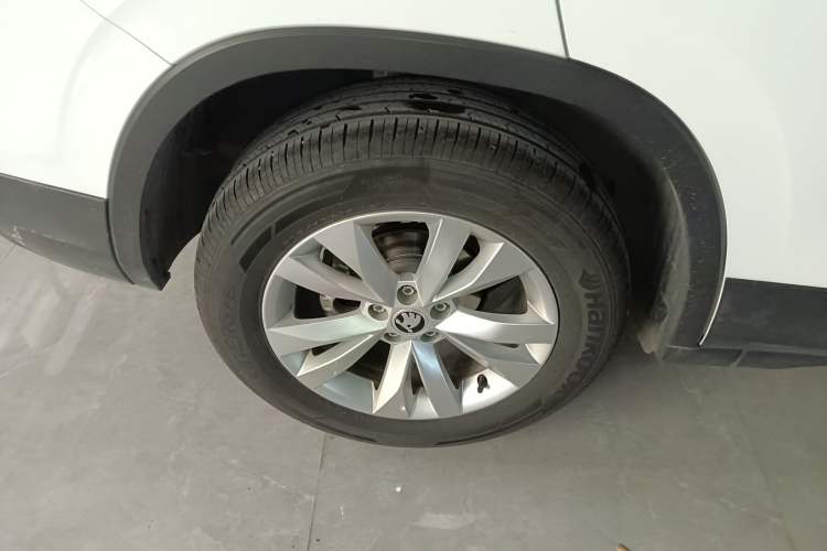 Used Skoda Kamiq 2024 1.5L Automatic Power Version Right Rear Wheel Hub