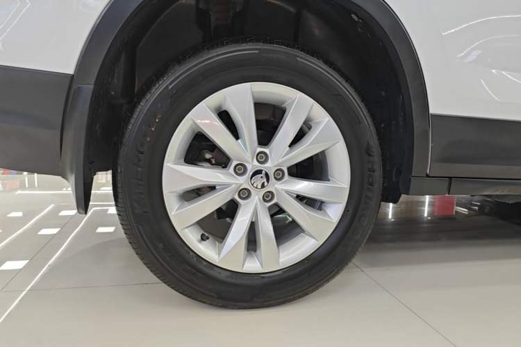 Used Skoda Kamiq 2024 1.5L Automatic Power Version Right Rear Wheel Hub
