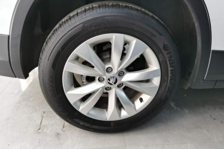 Used Skoda Kamiq 2024 1.5L Automatic Power Version Right Rear Wheel Hub