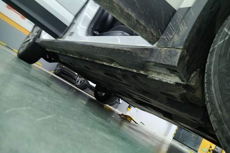 Used Skoda Kamiq 2024 1.5L Automatic Comfort Edition Right Side Sill