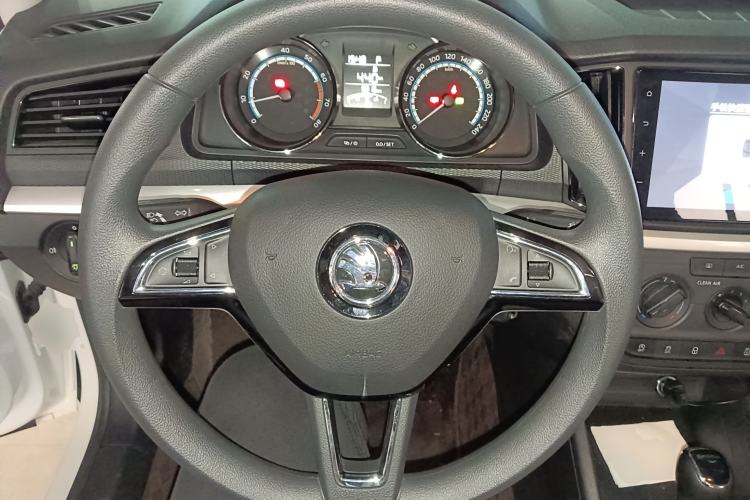 Used Skoda Kamiq 2024 1.5L Automatic Power Version Steering Wheel