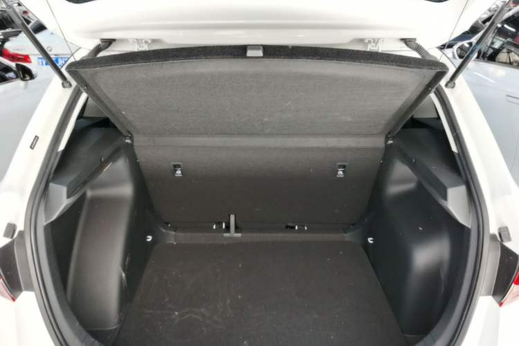 Used Skoda Kamiq 2024 1.5L Automatic Power Version Trunk