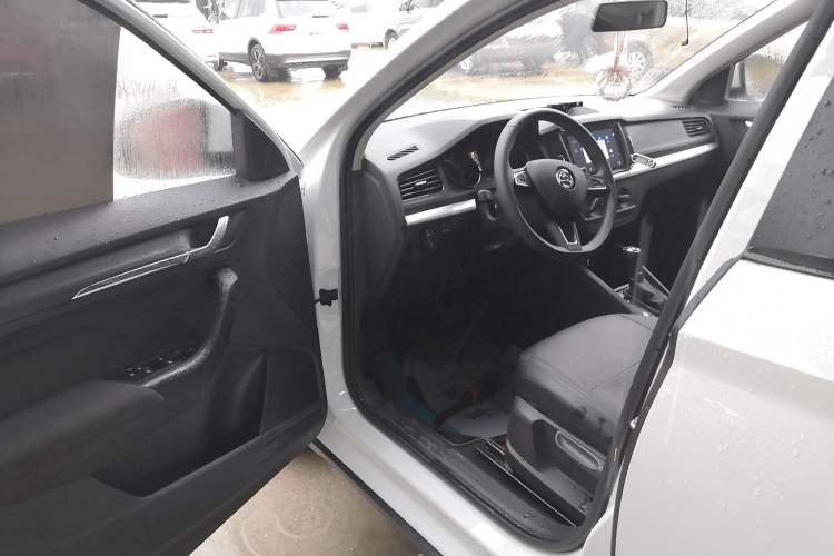 Used Skoda Kamiq 2025 1.5L Automatic Performance Edition Driver Seat