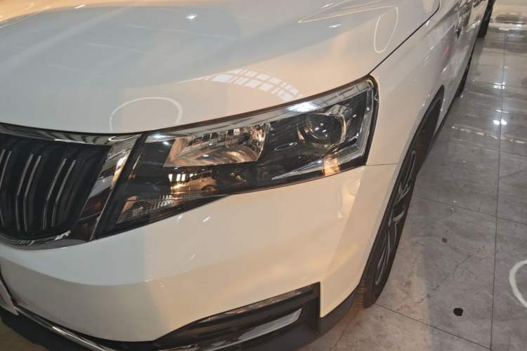 Used Skoda Kamiq 2025 1.5L Automatic Comfort Edition Left Front Headlight