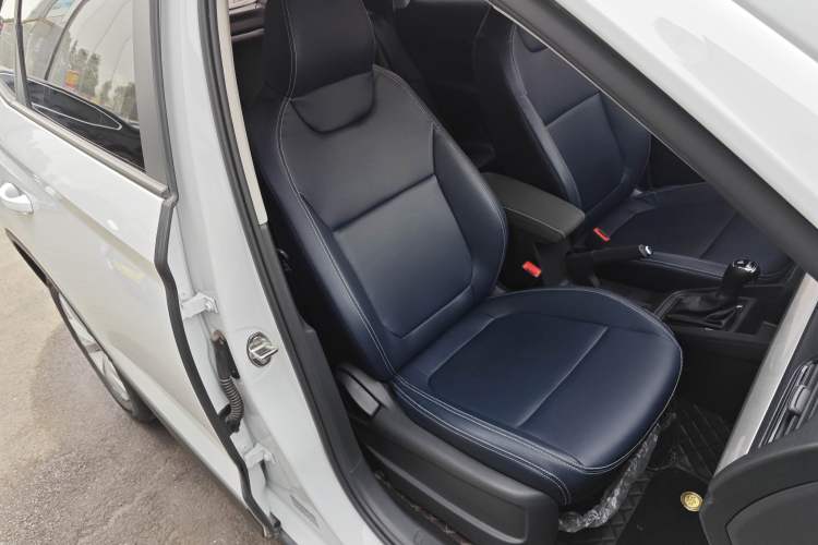 Used Skoda Kamiq 2025 1.5L Automatic Performance Edition Right Front Seat