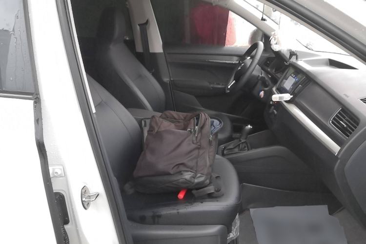 Used Skoda Kamiq 2025 1.5L Automatic Performance Edition Right Front Seat