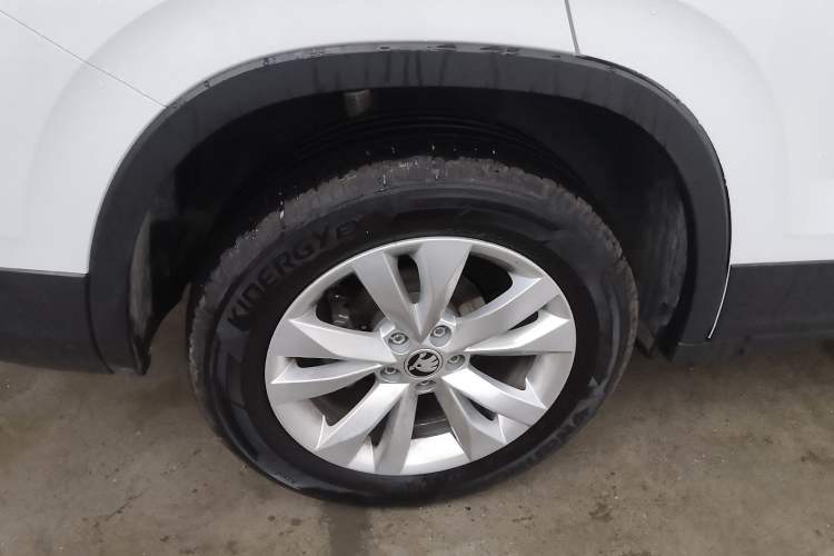 Used Skoda Kamiq 2025 1.5L Automatic Performance Edition Right Rear Wheel Hub