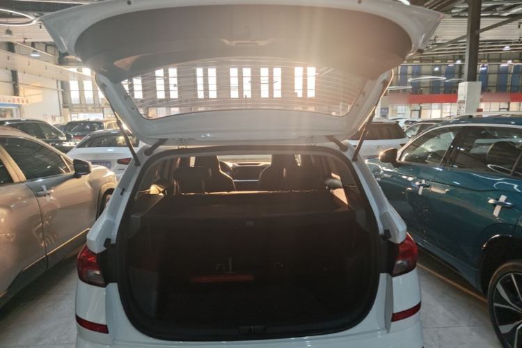 Used Skoda Kamiq 2025 1.5L Automatic Comfort Edition Trunk