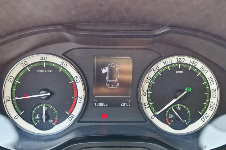 Used Skoda Karoq 2018 TSI280 Luxury Edition China V Standard Odometer Close Up