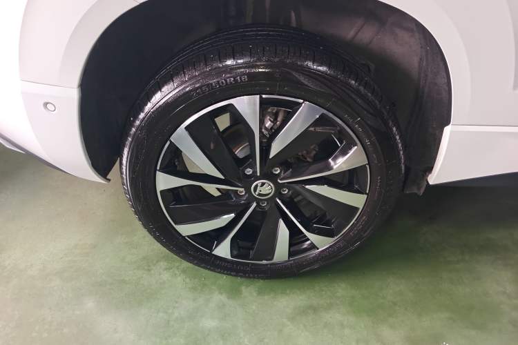 Used Skoda Karoq 2023 TSI280 Luxury Edition Exterior 8