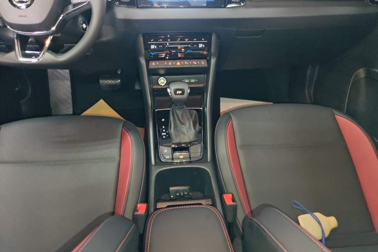 Used Skoda Karoq 2023 TSI280 Luxury Edition Gear Lever