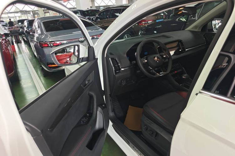 Used Skoda Karoq 2023 TSI280 Luxury Edition Interior 3