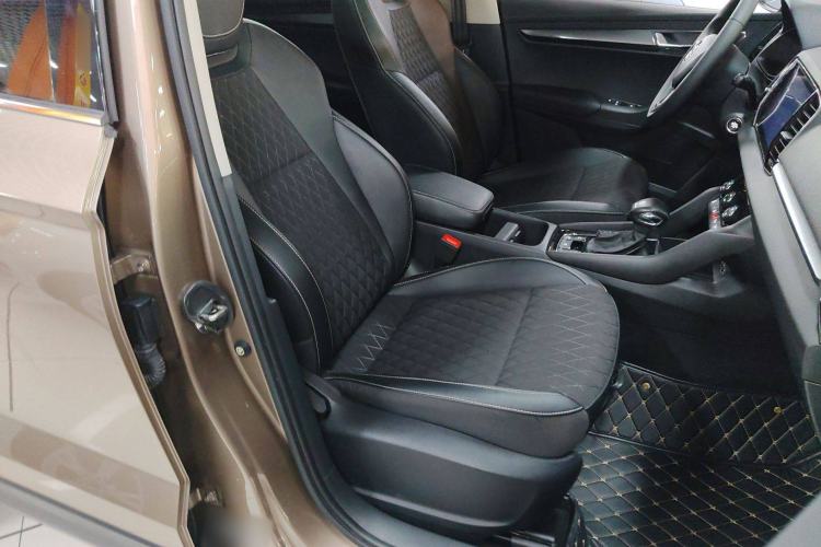 Used Skoda Karoq 2019 TSI280 SmartDrive Luxury Edition China VI standard Right Front Seat