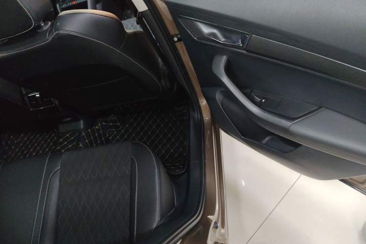 Used Skoda Karoq 2019 TSI280 SmartDrive Luxury Edition China VI standard Right Rear Door Interior