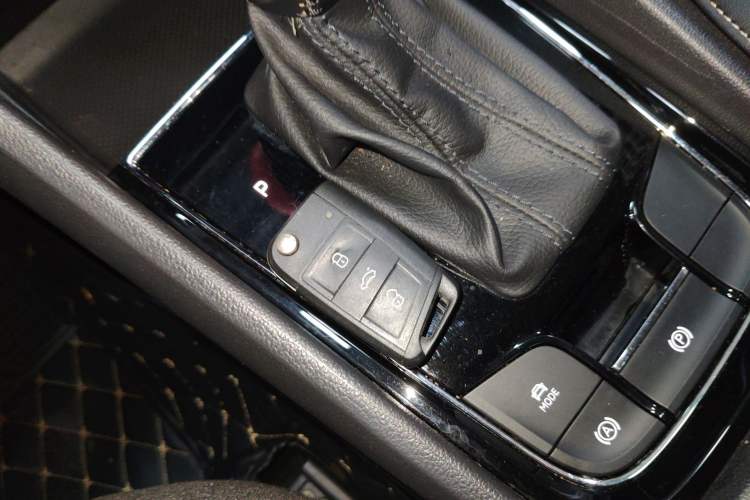 Used Skoda Karoq 2019 TSI280 SmartDrive Luxury Edition China VI standard Vehicle Key