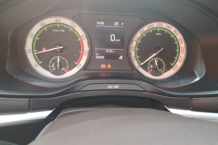 Used Skoda Karoq 2018 TSI280 Luxury Edition China V Standard Odometer Close Up