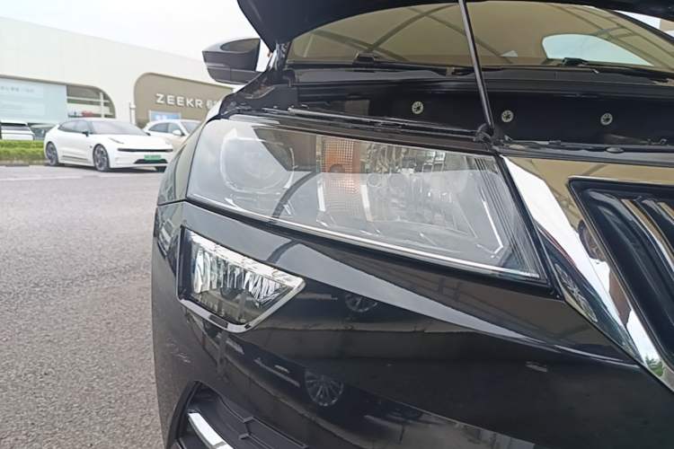 Used Skoda Karoq 2018 TSI280 Luxury Edition China V Standard Right Front Headlight