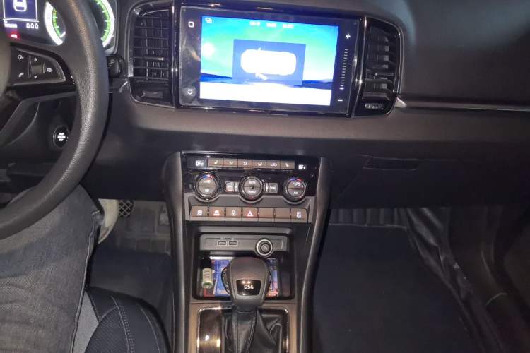 Used Skoda Karoq 2018 TSI280 Luxury Edition China V Standard Audio And AC Panel