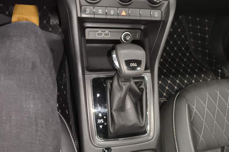 Used Skoda Karoq 2018 TSI280 Luxury Edition China V Standard Gear Lever