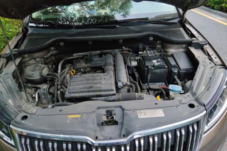 Used Skoda Karoq 2018 TSI280 Luxury Edition China VI Standard Engine Bay