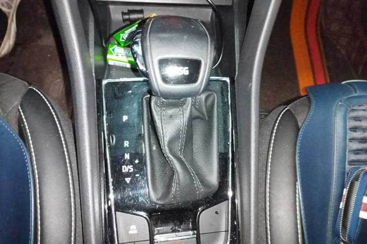 Used Skoda Karoq 2018 TSI280 Flagship Edition China V Standard Gear Lever