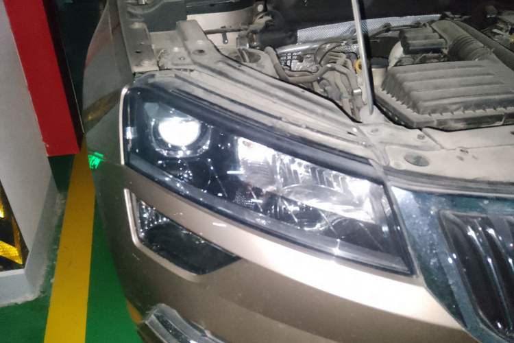 Used Skoda Karoq 2018 TSI280 Luxury Edition China V Standard Right Front Headlight