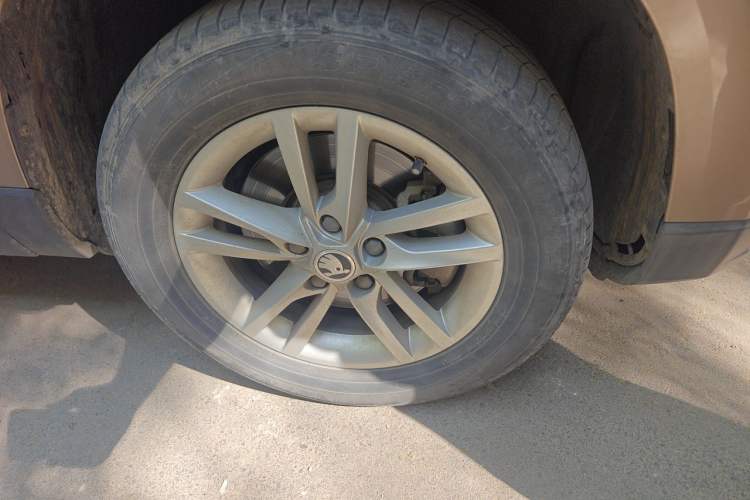 Used Skoda Karoq 2018 TSI230 Standard Edition Right Front Wheel Hub