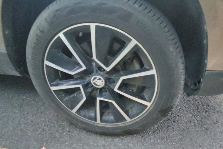 Used Skoda Karoq 2018 TSI280 Luxury Edition China VI Standard Right Front Wheel Hub